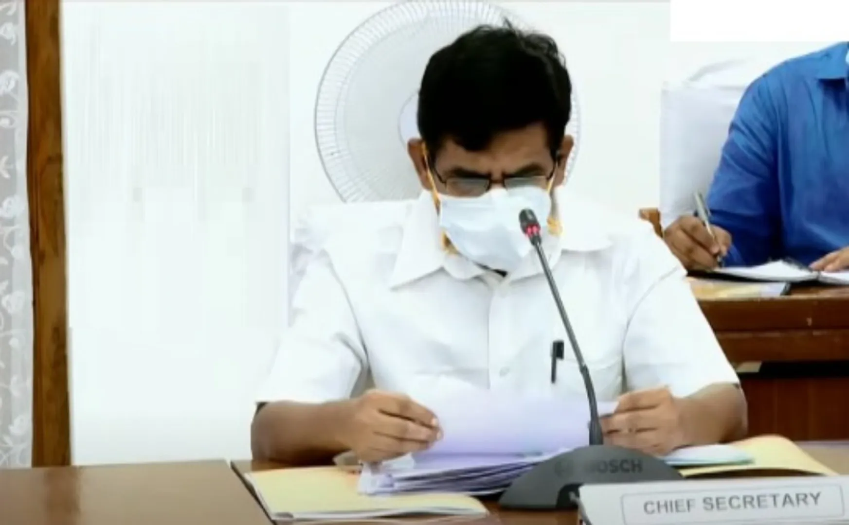 tamilnadu chief secretary discussion to district collectors 